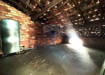 Stanza vuota - Casa semi indipendente Breno - foto 47