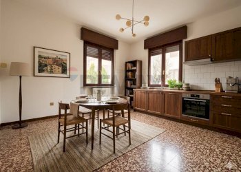 Sala da pranzo - Casa semi indipendente Montiglio
 
23, Breno - foto 3