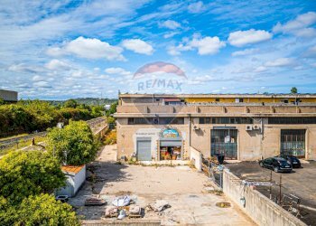 Casa all\'aperto - Locale Commerciale Predda Niedda strada n° 25, Sassari - foto 1