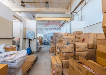 Dispensa di stoccaggio - Locale Commerciale Predda Niedda strada n° 25, Sassari - foto 3