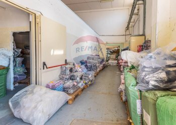 Dispensa di stoccaggio - Locale Commerciale Predda Niedda strada n° 25, Sassari - foto 12