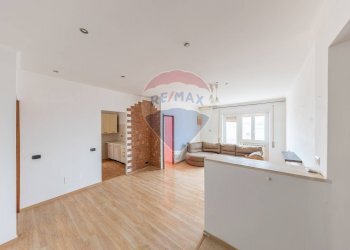 Soggiorno - Quadrilocale Via Valledoria, Fiumicino - foto 1