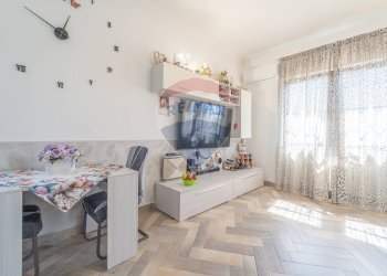 Sala da pranzo - Three-room apartment Via Trincea delle Frasche, Fiumicino - photo 2