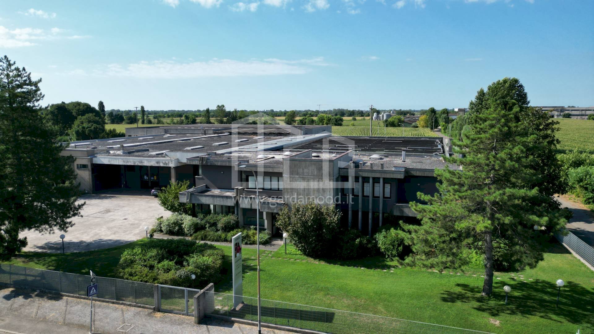 Foto 1 - Commercial Premises Via Acquafredda
 
28, Visano - photo 1