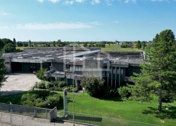 Foto 1 - Locale Commerciale Via Acquafredda
 
28, Visano - foto 1