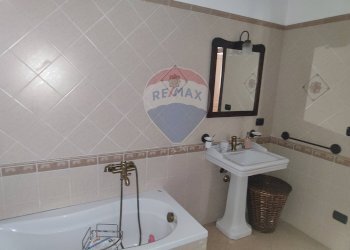 Bagno - Independent house Via Del Santuario
 
31, Blufi - photo 13