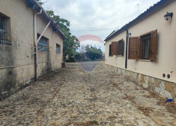 Casa all\'aperto - Independent house Via Del Santuario
 
31, Blufi - photo 37