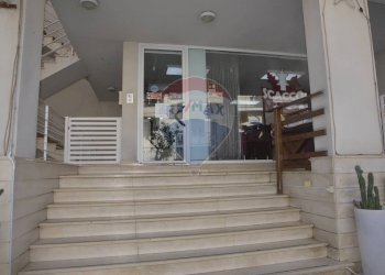 Ricezione / Lobby - Attività Commerciale Via Genova
 
4, Vittoria - foto 5