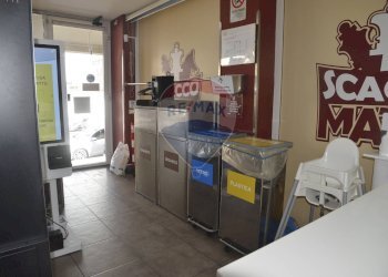 Cucina - Attività Commerciale Via Genova
 
4, Vittoria - foto 10