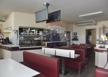 Cucina - Attività Commerciale Via Genova
 
4, Vittoria - foto 17