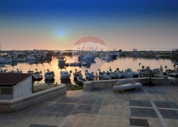 Vista dell\'acqua - Attività Commerciale Via Genova
 
4, Vittoria - foto 34