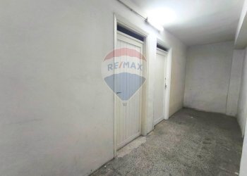 Hall / corridoio - Trilocale Piazza Francesco Crispi
 
39, Brindisi - foto 13