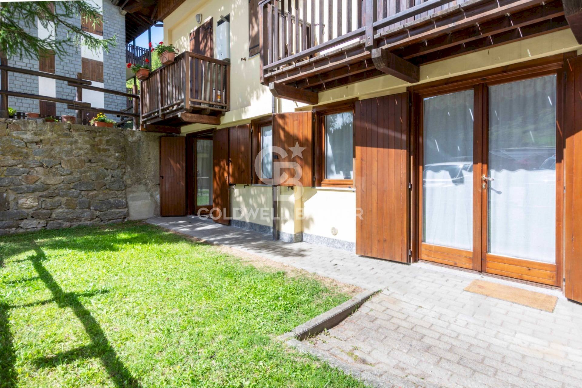 Foto 1 - Bilocale Strada Regionale
 
45, Ayas - foto 1