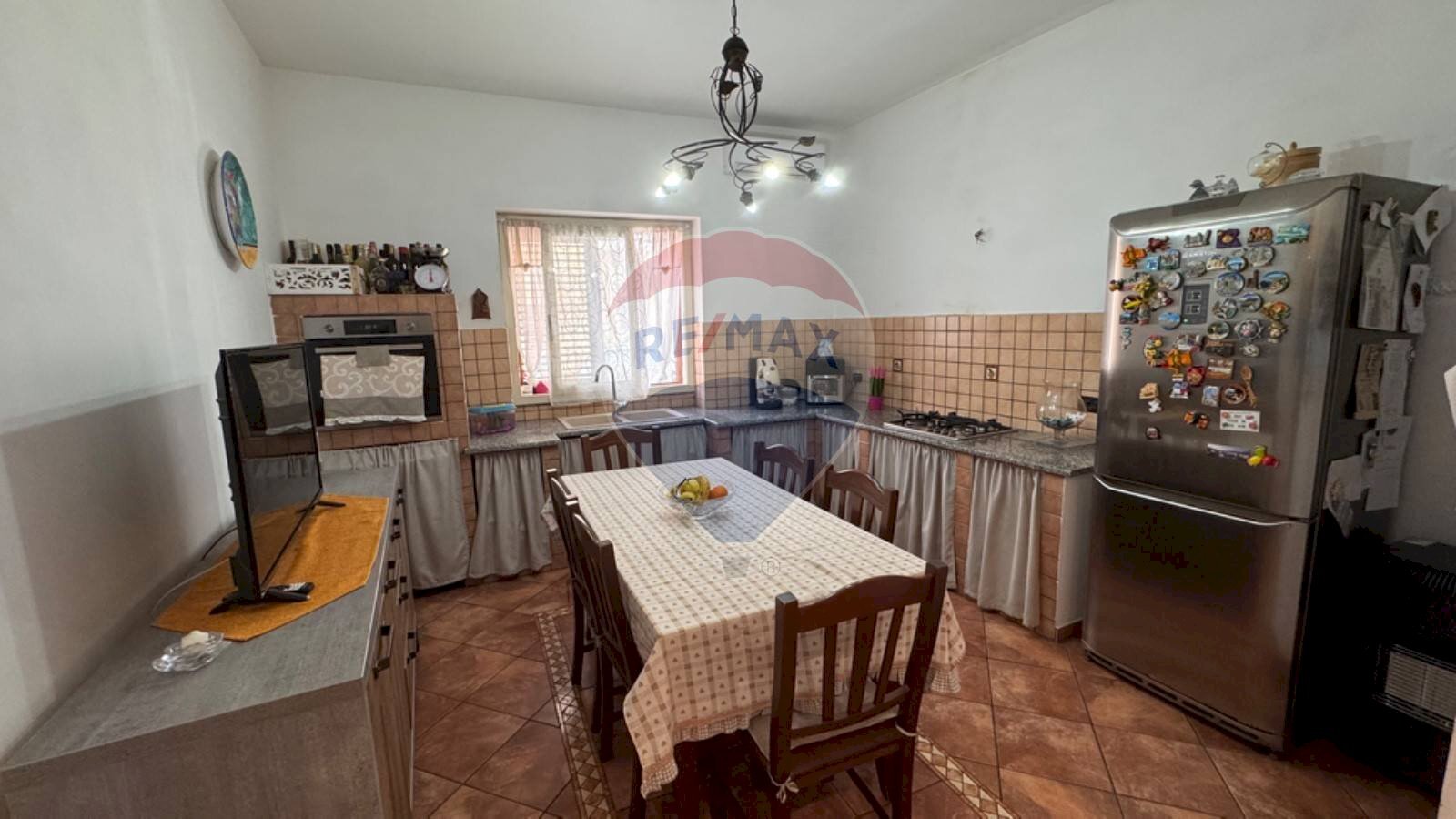 Cucina - Quadrilocale Cortile II Le Chiavi
 
23, Palermo - foto 1