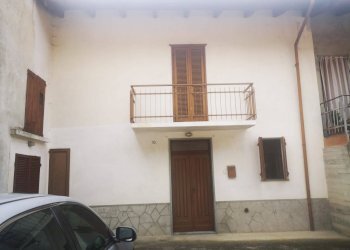 Foto 1 - Casa indipendente Via Morra
 
8, Mombello Monferrato - foto 1