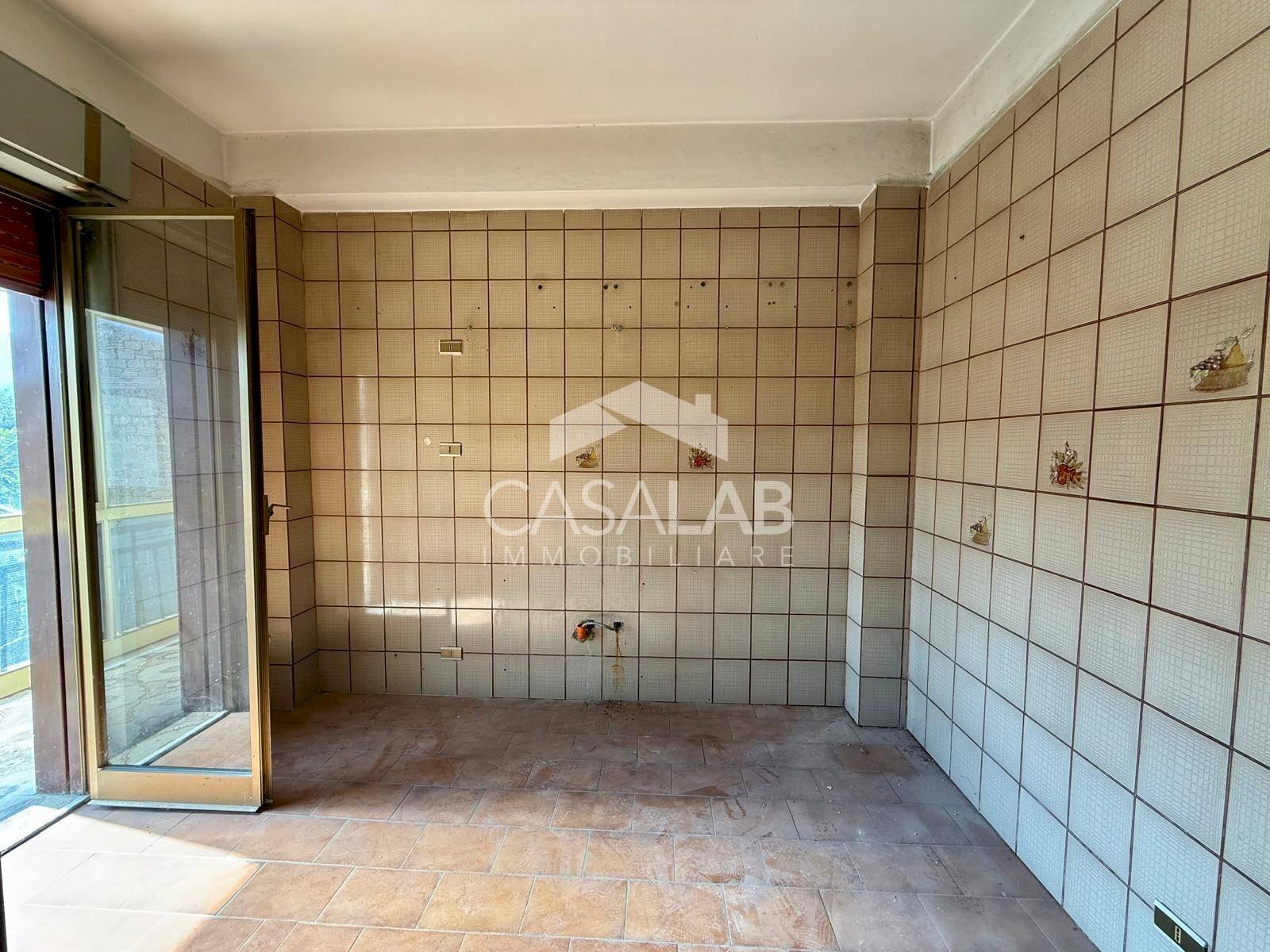 Foto 3 - Trilocale Corso italia
 
227, Carini - foto 2