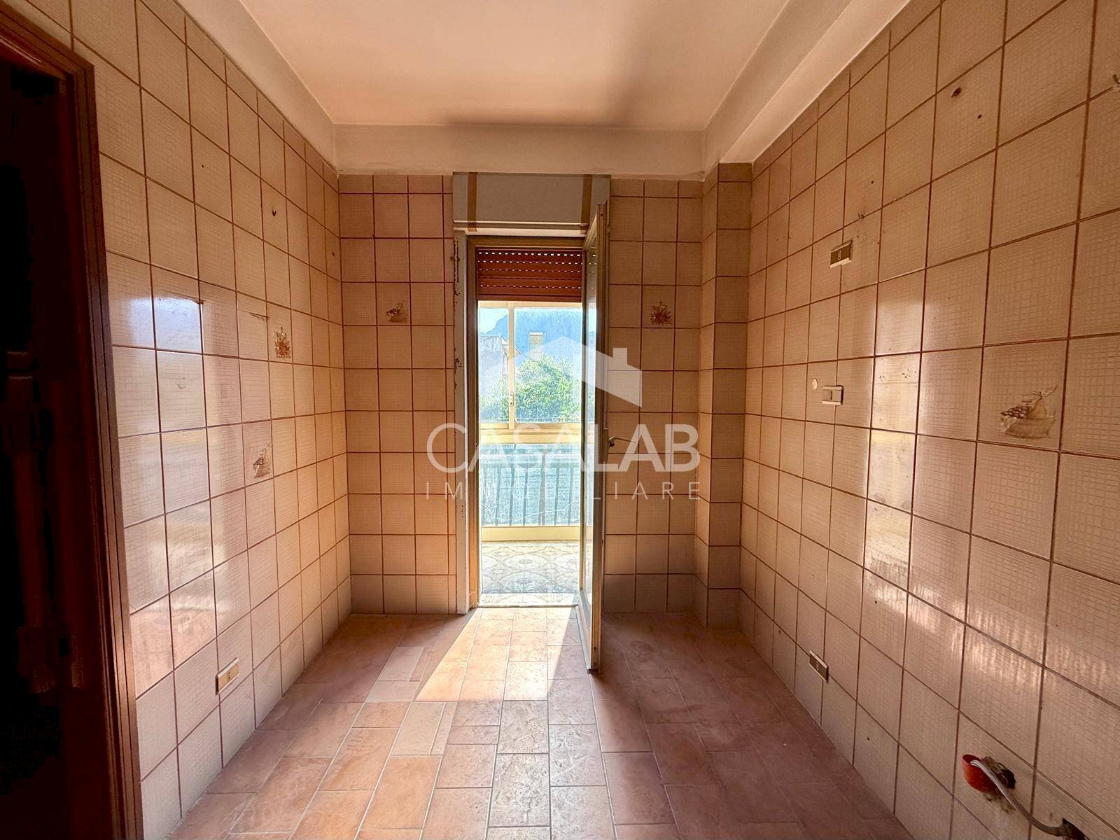 Foto 4 - Trilocale Corso italia
 
227, Carini - foto 3