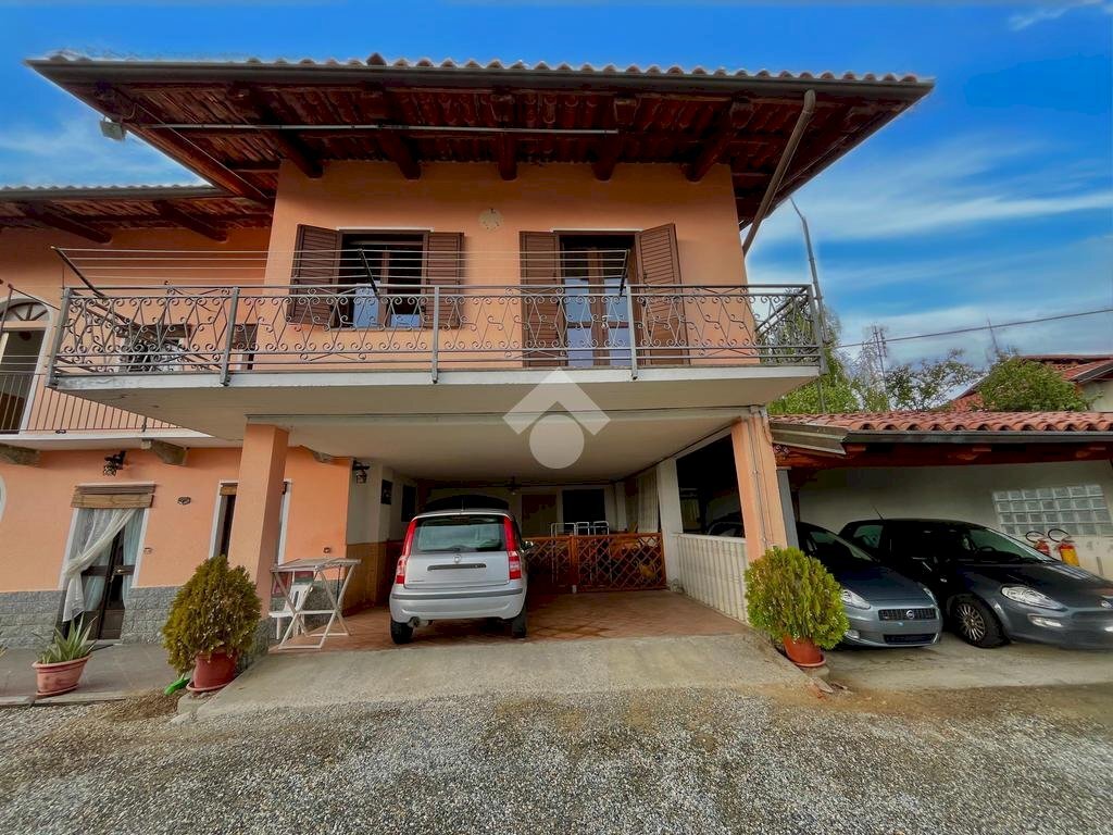 Four-room apartment Frazione Spineto, Castellamonte - photo 1
