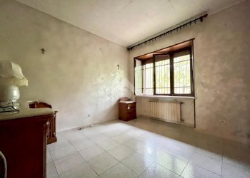 Four-room apartment Frazione Spineto, Castellamonte - photo 9
