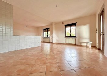 Four-room apartment Frazione Spineto, Castellamonte - photo 16