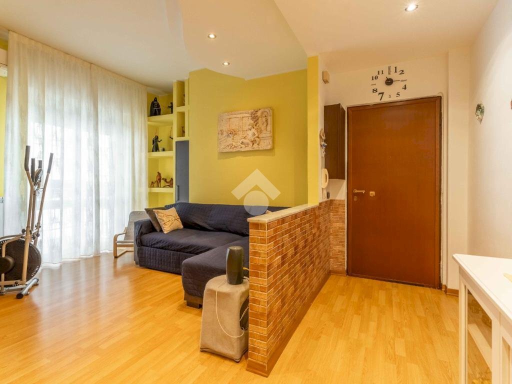 Three-room apartment Viale Leonardo da Vinci, Trezzano sul Naviglio - photo 3