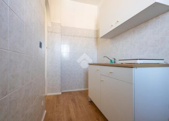 Two-room apartment Corso XXVII Aprile, Saluzzo - photo 8