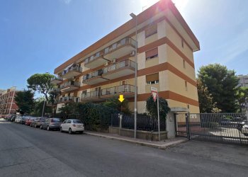 Foto 1 - Commercial Premises Via Giuseppe Palmieri
 
4/b, Bari - photo 1