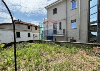 Edificio all\'aperto - Semi-detached house Via Caronno Varesino
 
102, Morazzone - photo 4