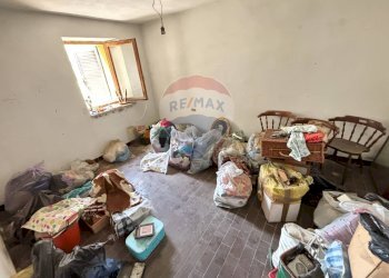 Dispensa di stoccaggio - Semi-detached house Via Caronno Varesino
 
102, Morazzone - photo 8