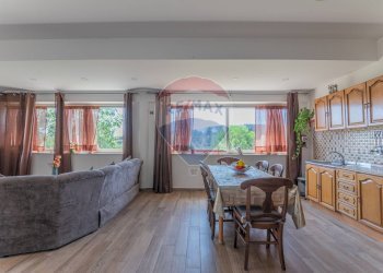 Sala da pranzo - Villa STRADA COMUNALE PIANO LUPPINO
 
SN, San Cono - foto 1