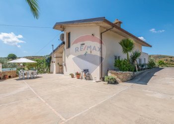 Casa all\'aperto - Villa STRADA COMUNALE PIANO LUPPINO
 
SN, San Cono - foto 29