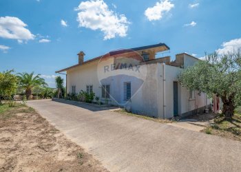 Casa all\'aperto - Villa STRADA COMUNALE PIANO LUPPINO
 
SN, San Cono - foto 36