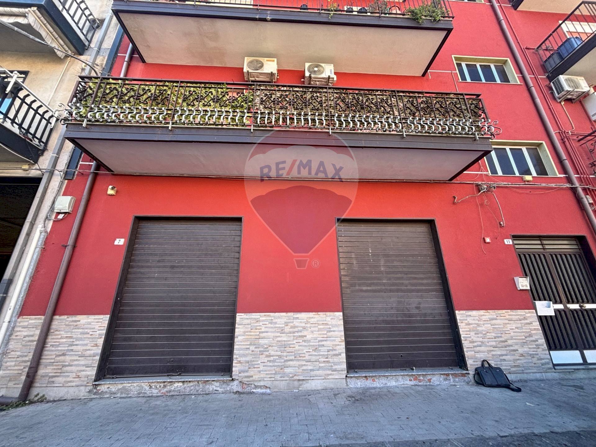 Edificio all\'aperto - Negozio rocco chinnici
 
9, Belpasso - foto 2