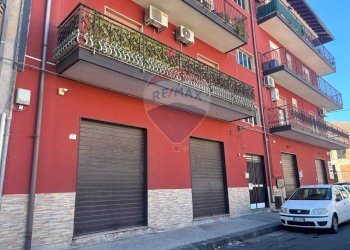Edificio all\'aperto - Negozio rocco chinnici
 
9, Belpasso - foto 1
