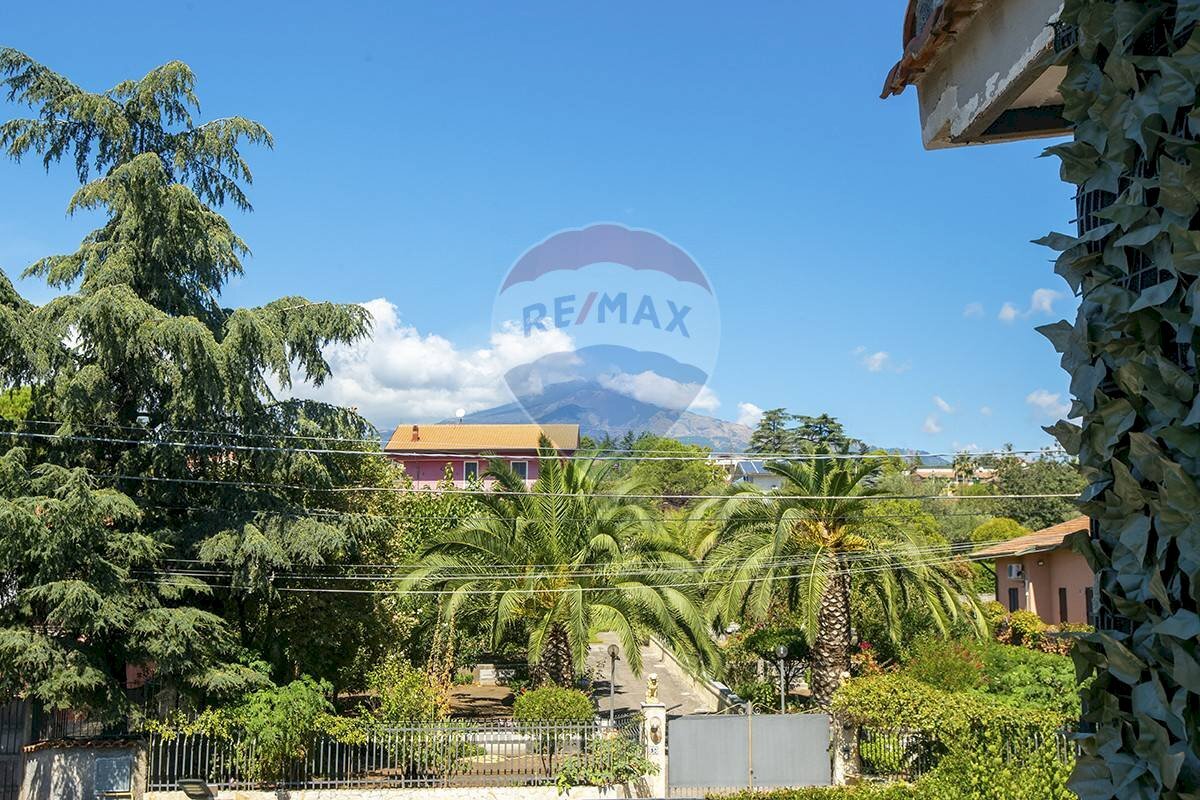 Vista delle montagne - Villa Giovanni Pascoli
 
33/A, Mascalucia - foto 1