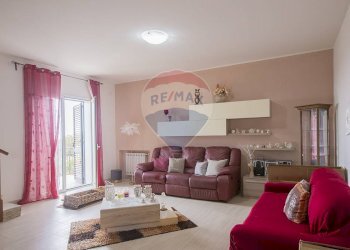 Soggiorno - Villa Giovanni Pascoli
 
33/A, Mascalucia - foto 24