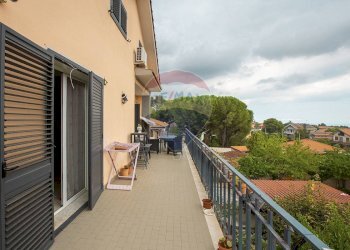 Balcone - Villa Giovanni Pascoli
 
33/A, Mascalucia - foto 41