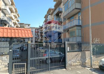 Edificio all\'aperto - Trilocale Viale Medaglie D'Oro
 
90, Catania - foto 1