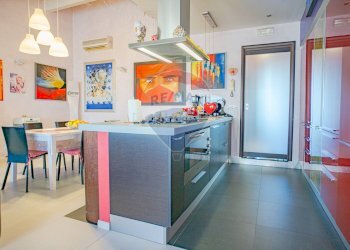 Cucina - Quadrilocale via Vincenzo Zaccà
 
31, Catania - foto 2