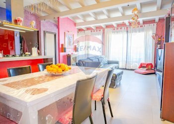 Sala da pranzo - Quadrilocale via Vincenzo Zaccà
 
31, Catania - foto 4