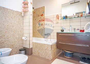 Bagno - Quadrilocale via Vincenzo Zaccà
 
31, Catania - foto 24