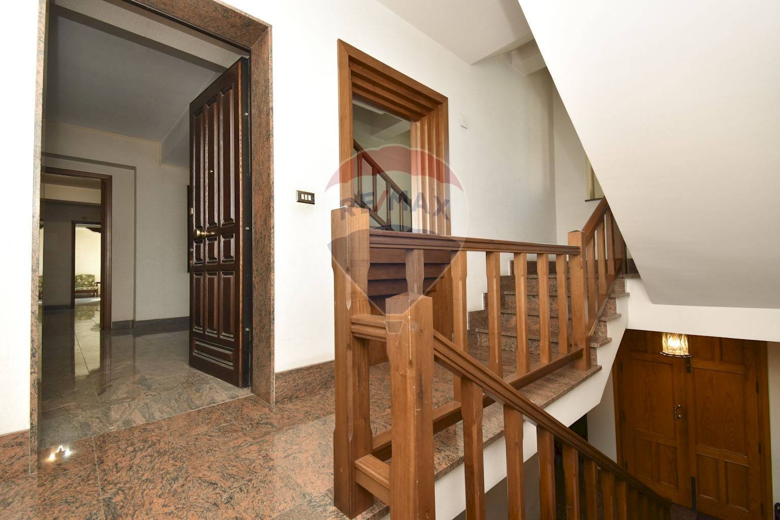 Scale - Appartamento Via Umberto
 
229, Fiumefreddo di Sicilia - foto 1