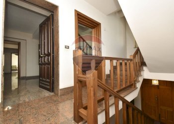 Scale - Appartamento Via Umberto
 
229, Fiumefreddo di Sicilia - foto 1