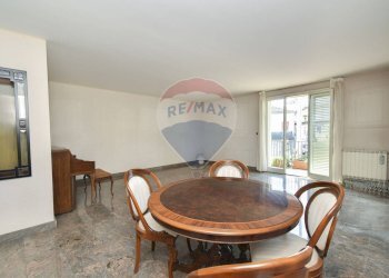 Sala da pranzo - Appartamento Via Umberto
 
229, Fiumefreddo di Sicilia - foto 6