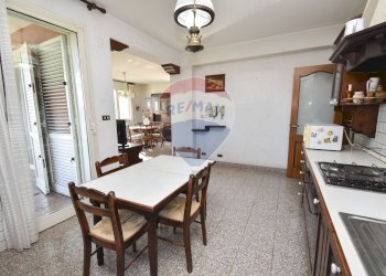 Sala da pranzo - Appartamento Via Umberto
 
229, Fiumefreddo di Sicilia - foto 25