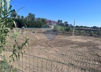 Vista delle montagne - Terreno agricolo SS 114
 
snc, Calatabiano - foto 6