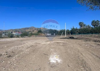 Vista delle montagne - Terreno agricolo SS 114
 
snc, Calatabiano - foto 8