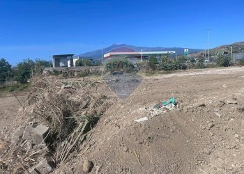Vista delle montagne - Terreno agricolo SS 114
 
snc, Calatabiano - foto 9