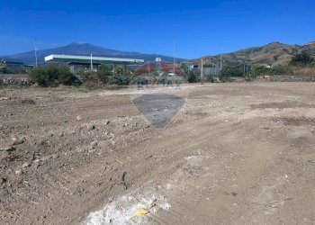 Vista delle montagne - Terreno agricolo SS 114
 
snc, Calatabiano - foto 11