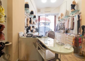 Negozio - Locale Commerciale Corso del Popolo
 
17, Seregno - foto 11